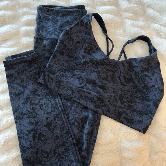 Athleta Black and blue Tight pant and crop top set with Subtle Pattern - Picture 3 of 11
